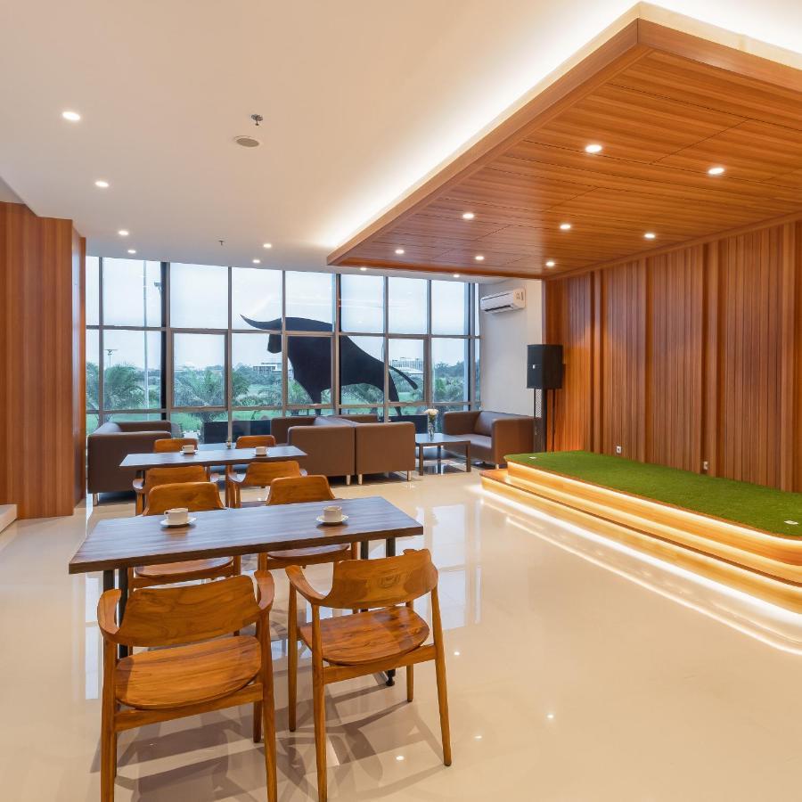 The Risman Hotel At Jakarta Airport Cbc Тангеранг Екстериор снимка