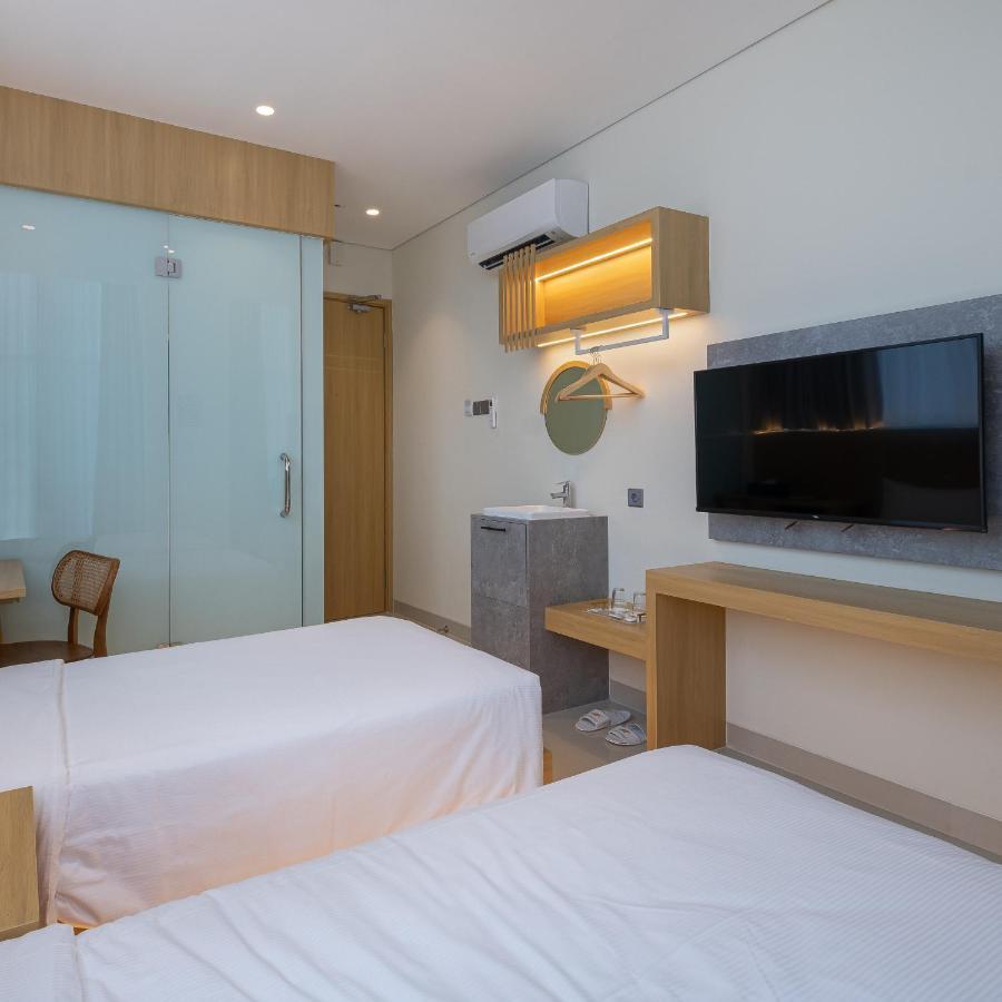 The Risman Hotel At Jakarta Airport Cbc Тангеранг Екстериор снимка